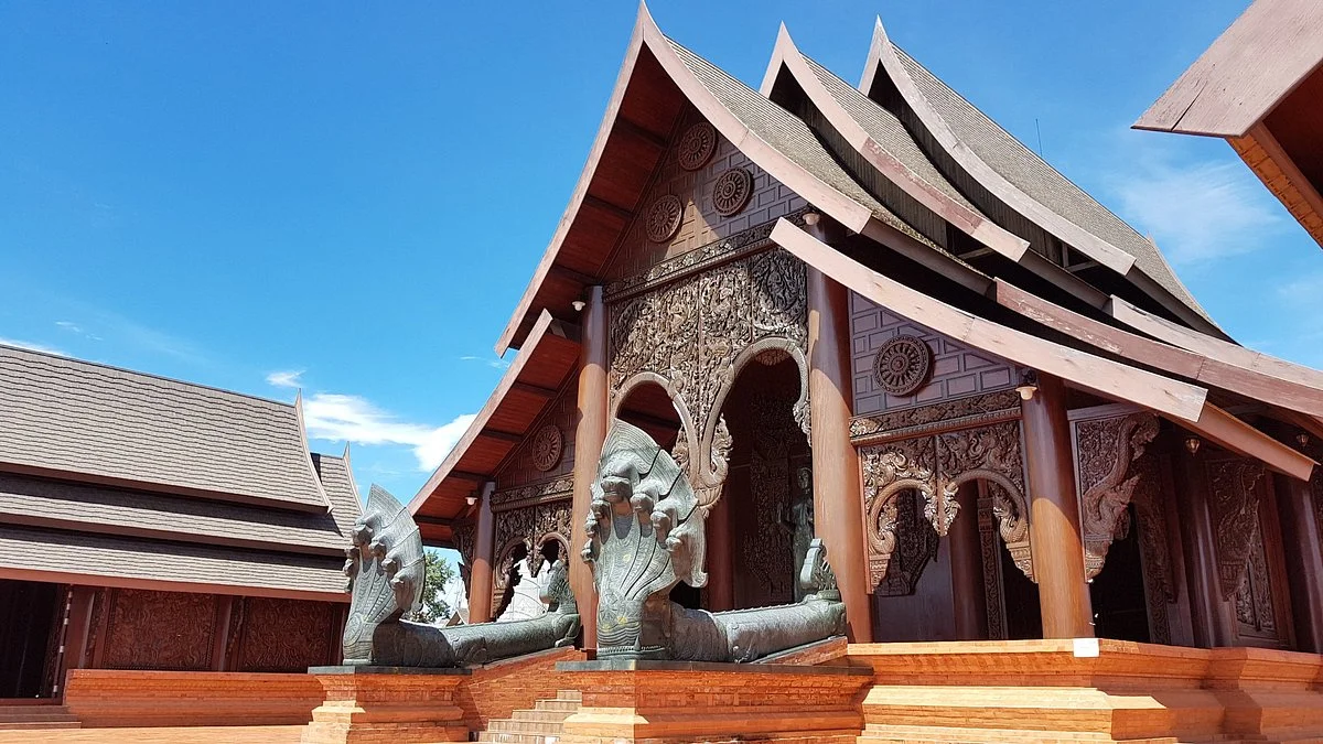 Wat Somdet Phu Ruea Ming Mueang