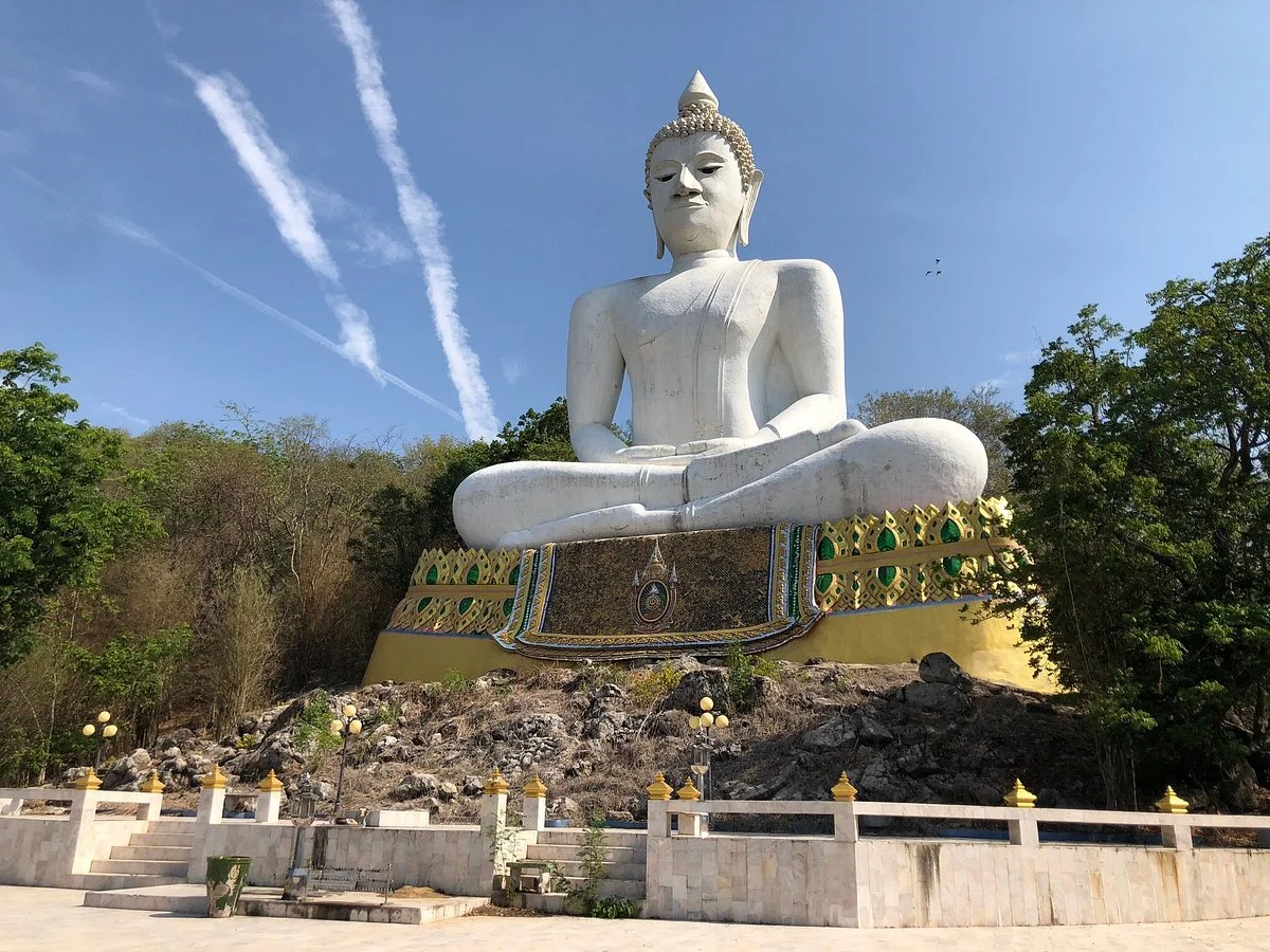 Wat Tham Khao Chakan