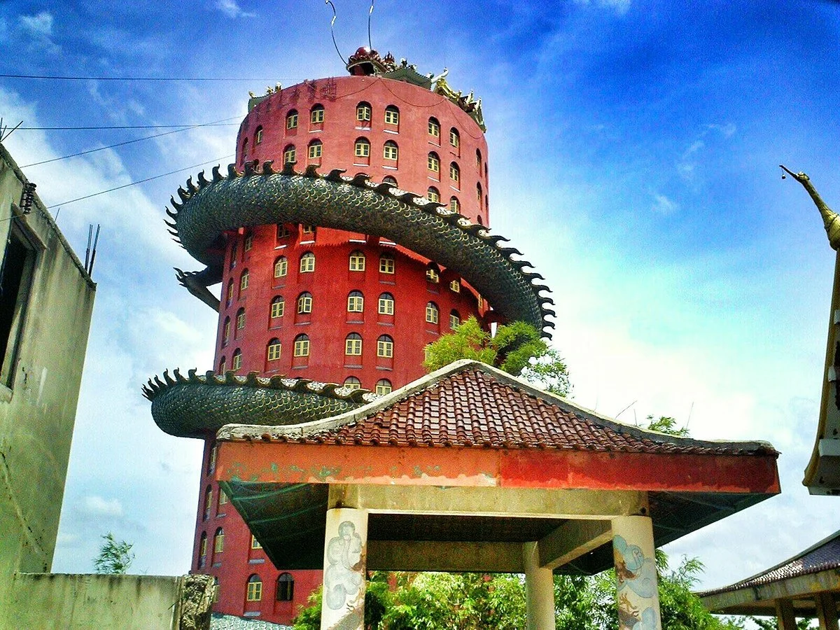 Wat Samphran