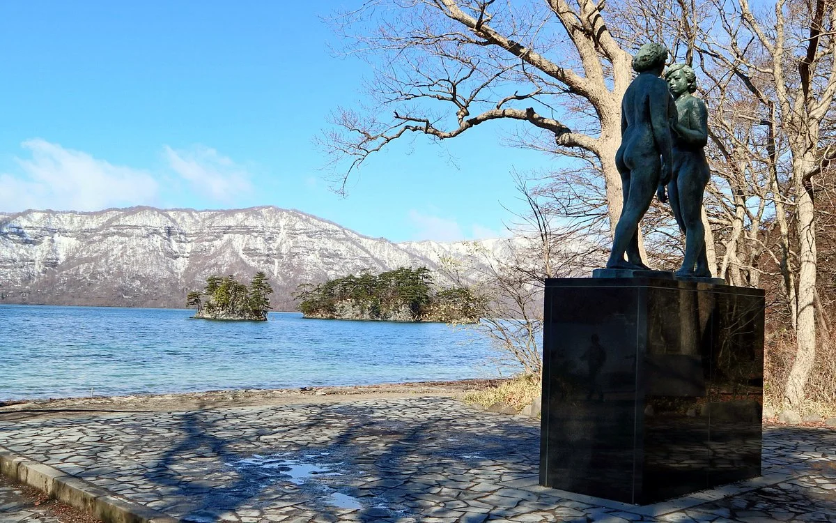 Statue of Maidens