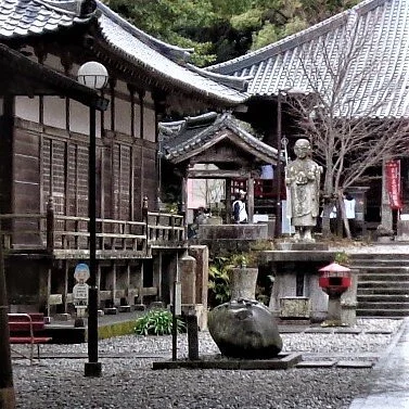 Hotsumisaki-ji Temple Kaneishi