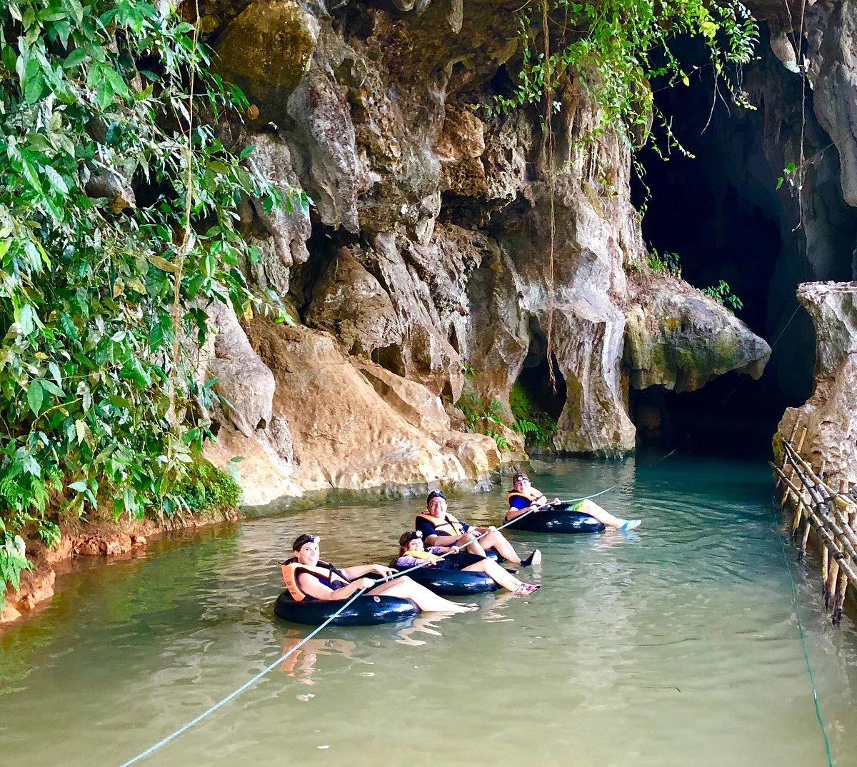 Tham Nam (Water cave)