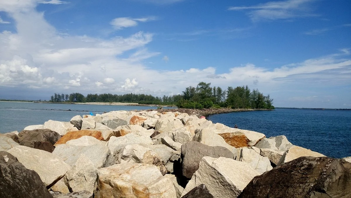Lentera Merah Beach