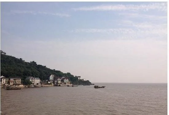 Pinghu Dong Lake