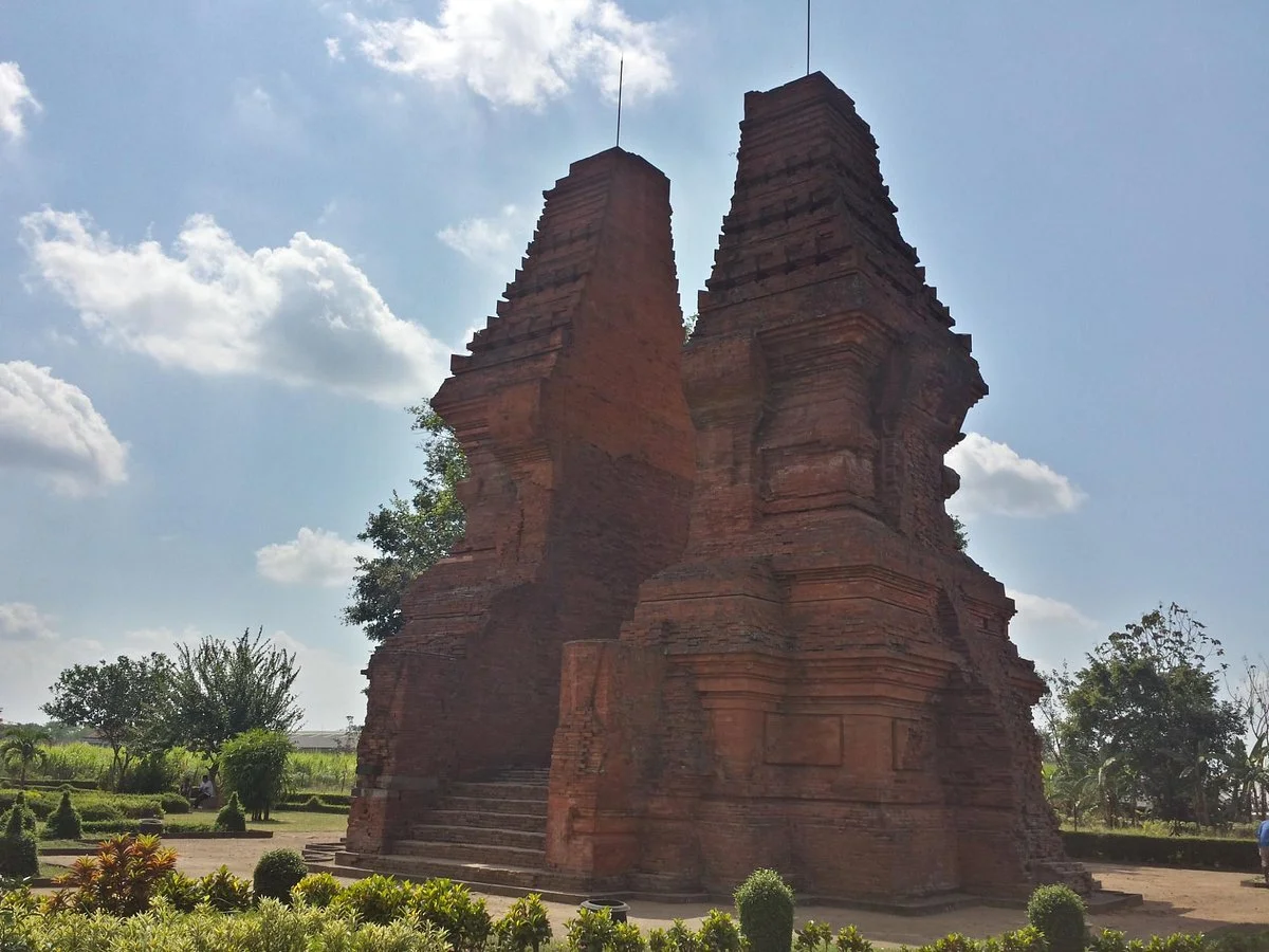 Candi Wringinlawang