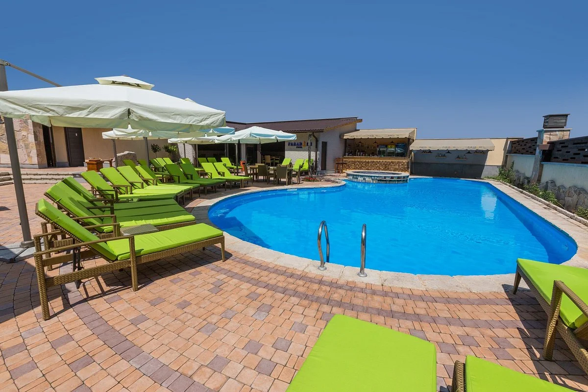 Paradise Pool