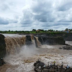 Kandhar Falls