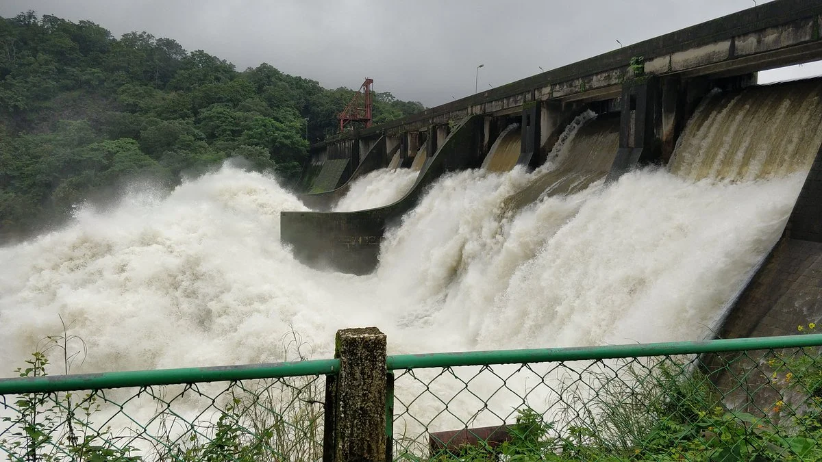 Peringalkuthu Dam