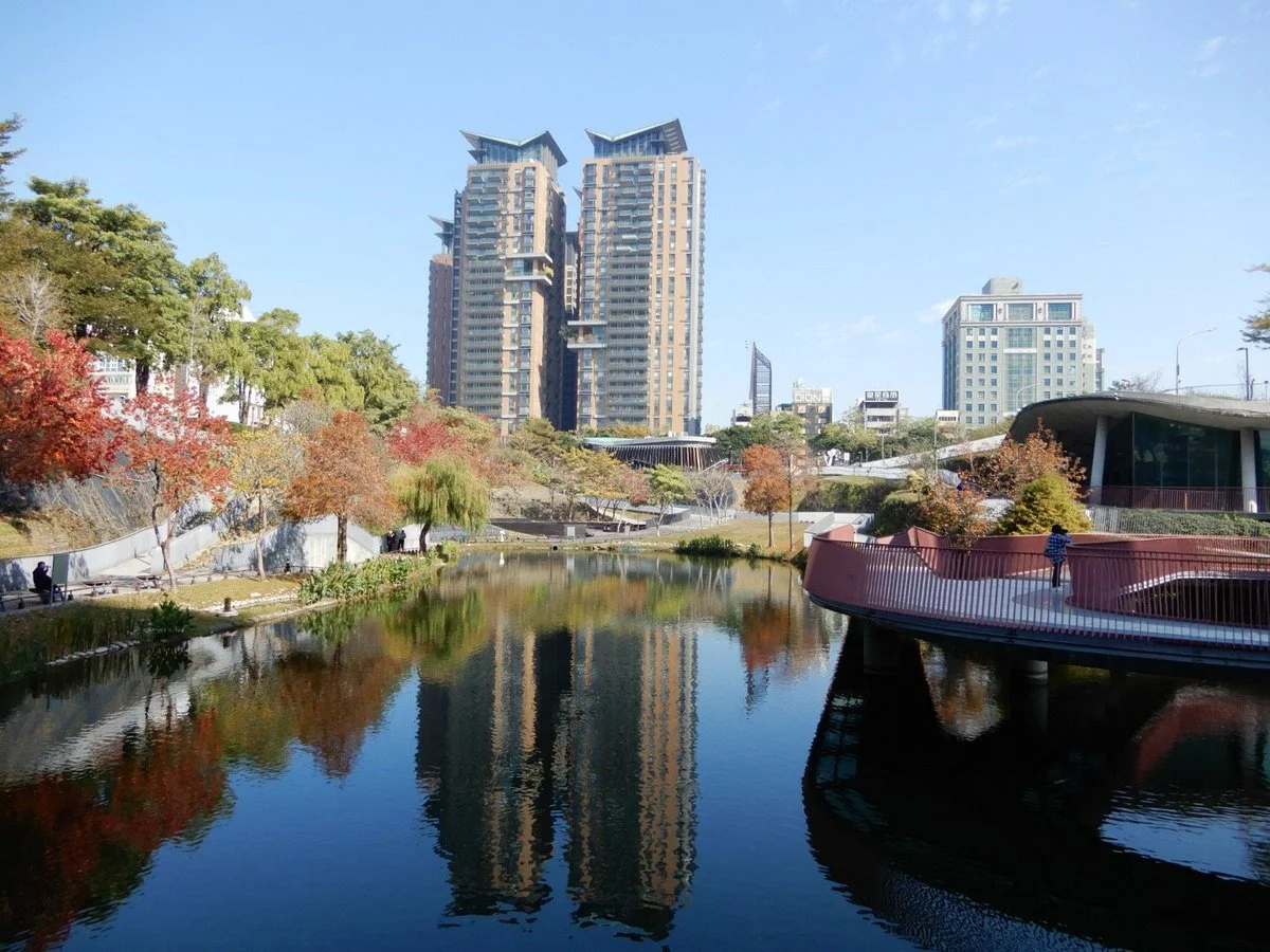 Qiuhonggu Square