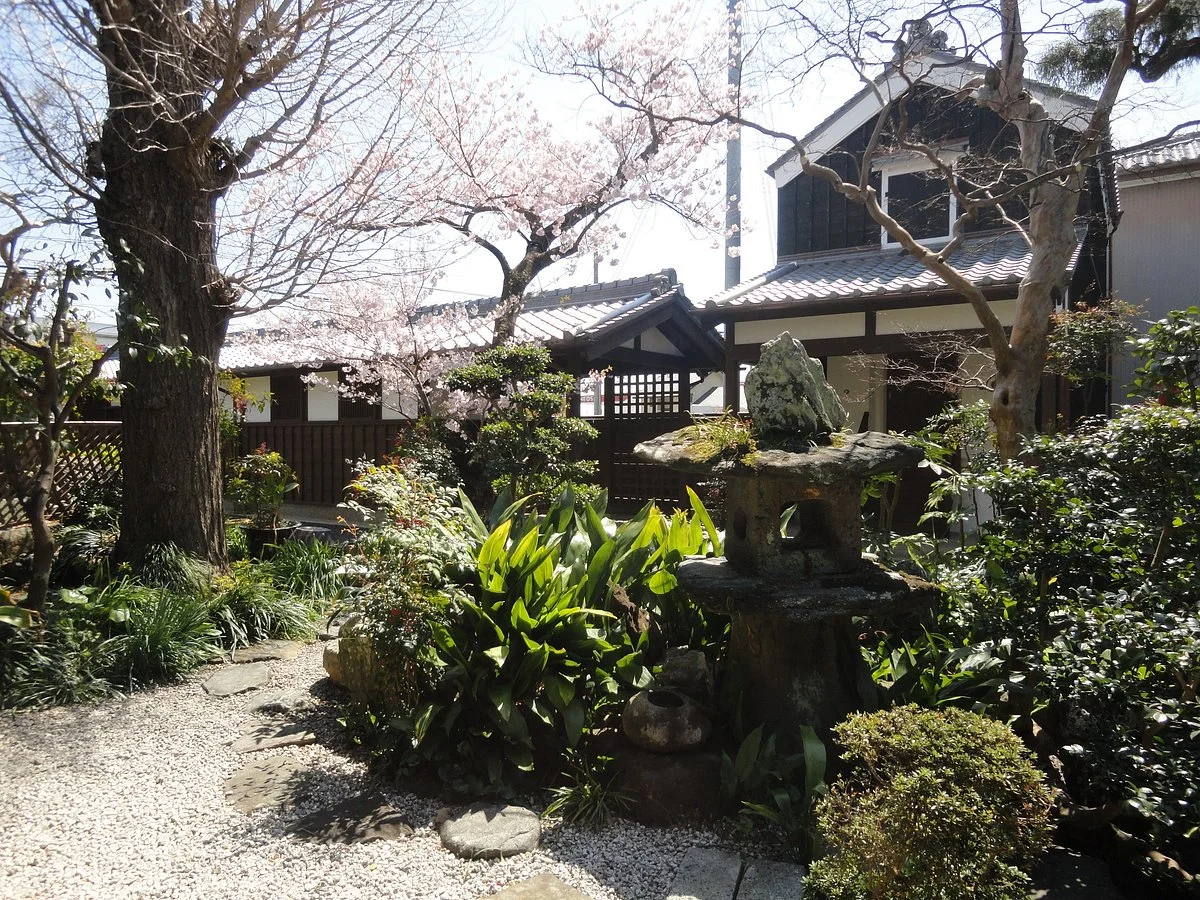 Toba Oo-Shoya Kadoya