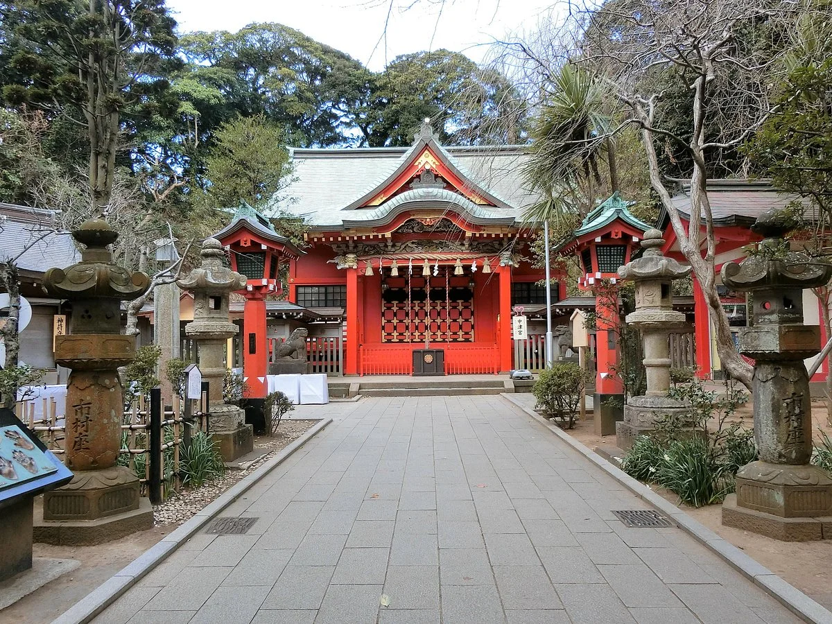 Enoshima Shrine Nakatsumiya