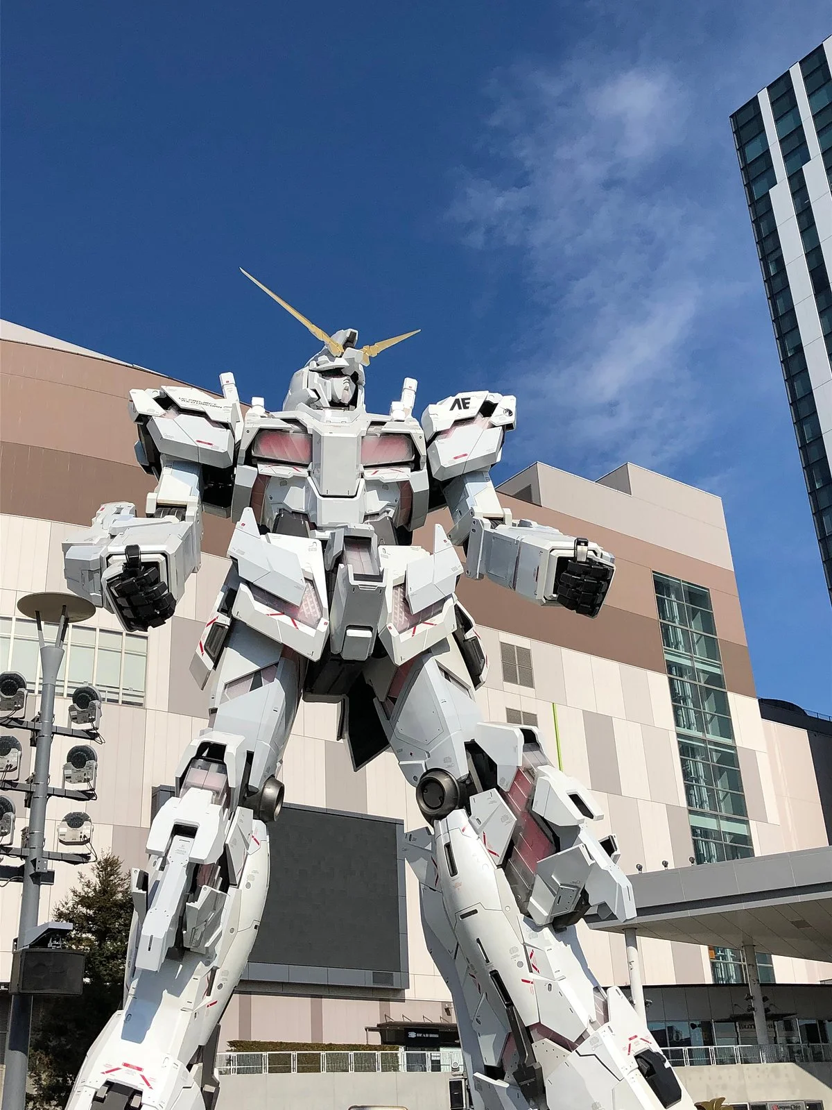 Unicorn Gundam Statue