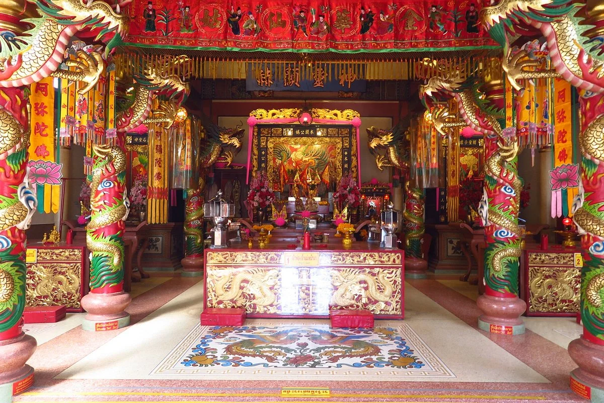 Chao Por Chao Mae Na Pha Shrine