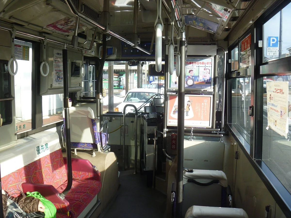 Shionavi 100 Yen Bus