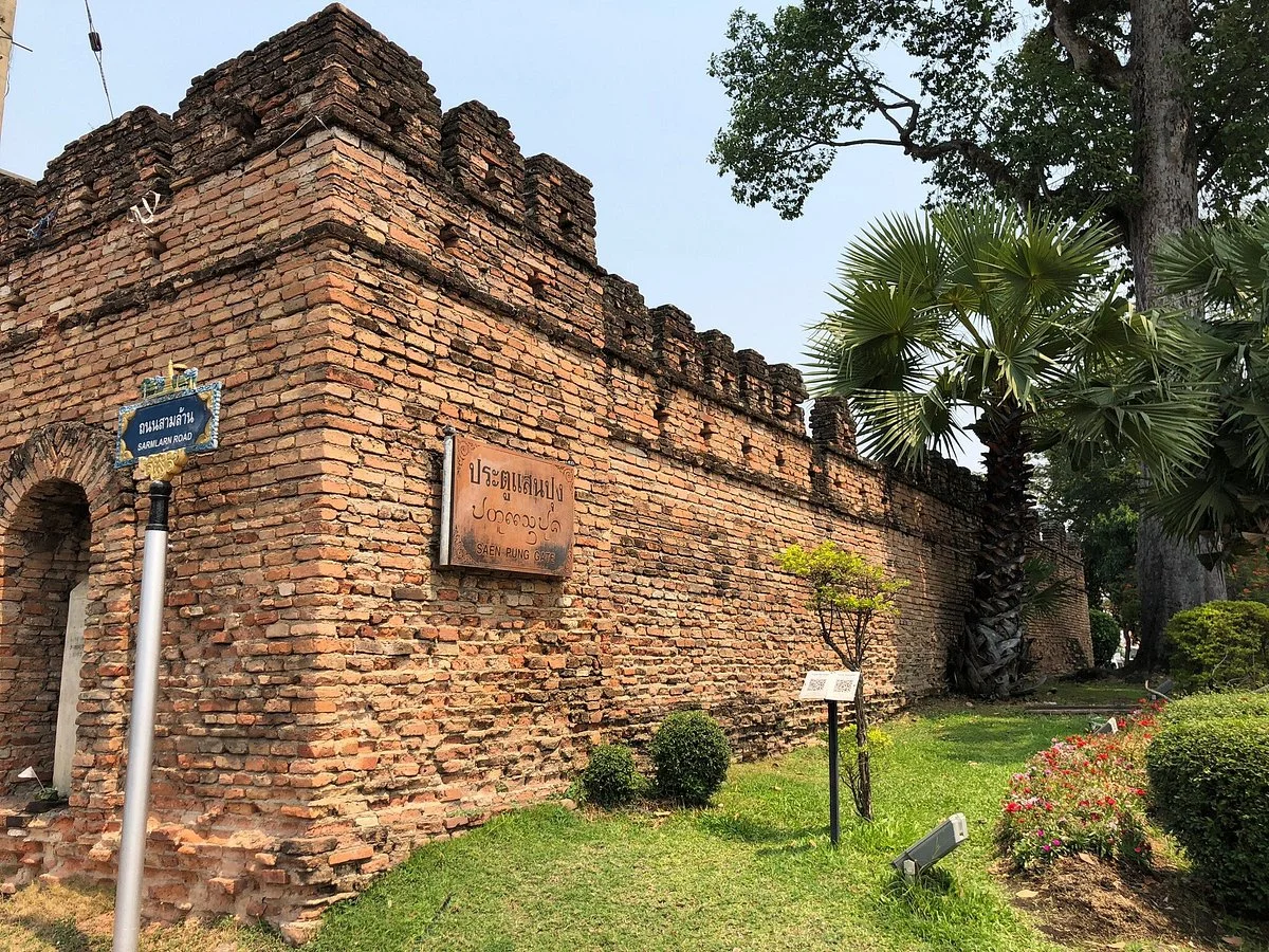 Saen Pung Gate