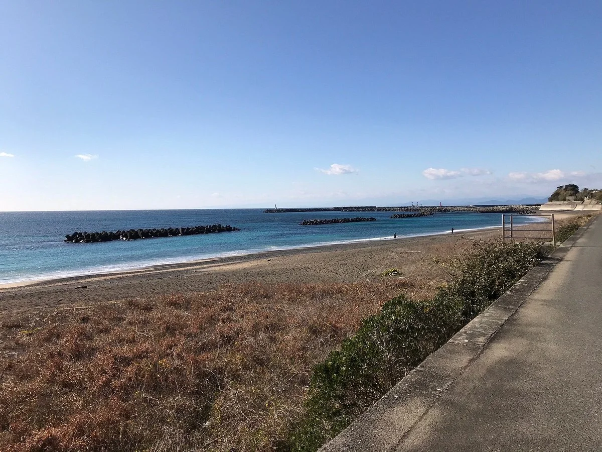 Fuseda, Waku, Hiro Beach