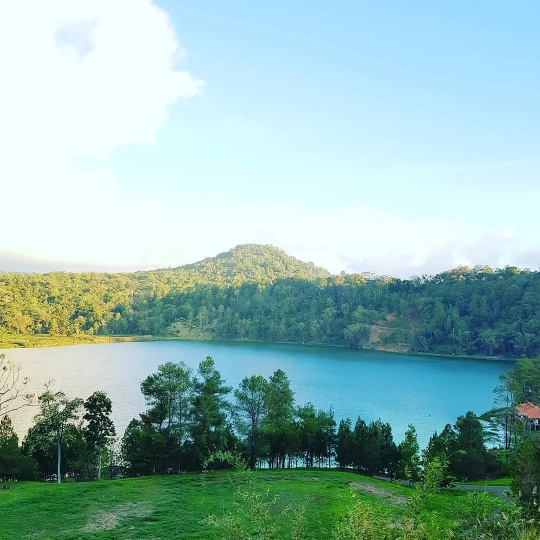 Linow Lake