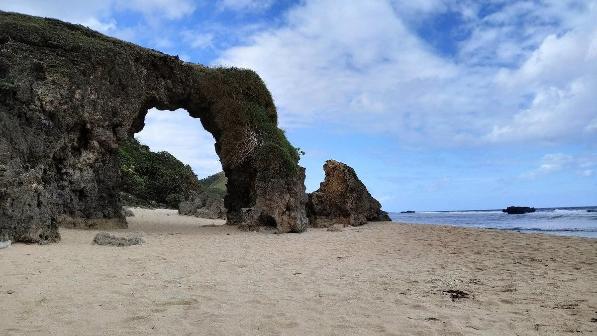 Morong Beach