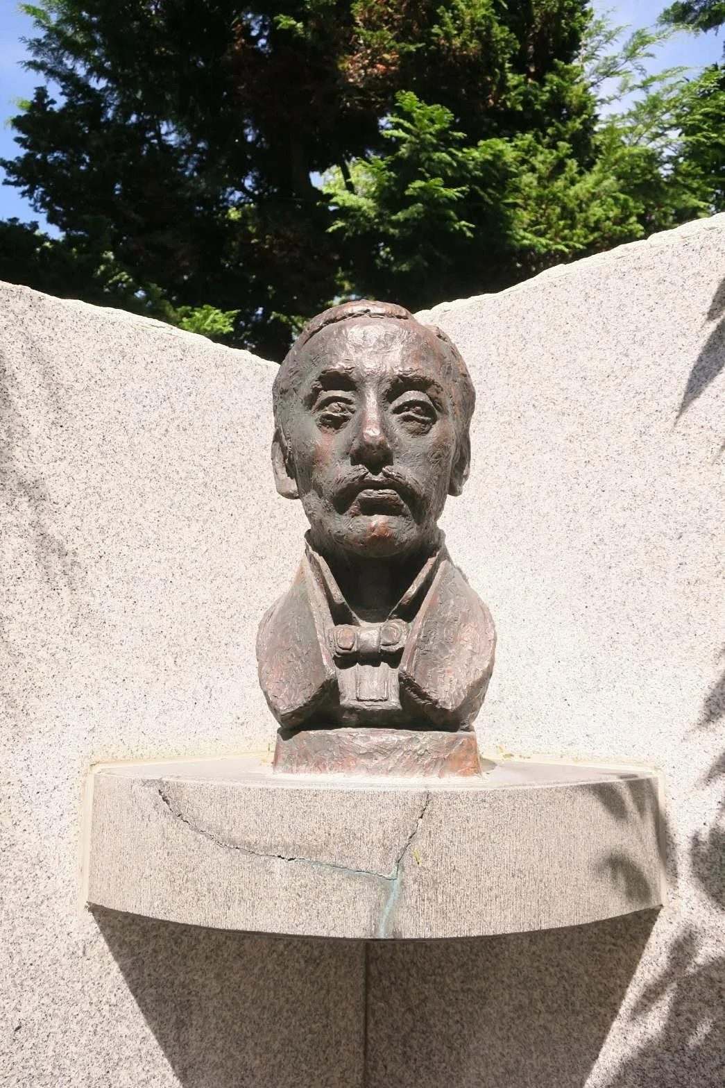 Statue of Yuzuru Ogyu