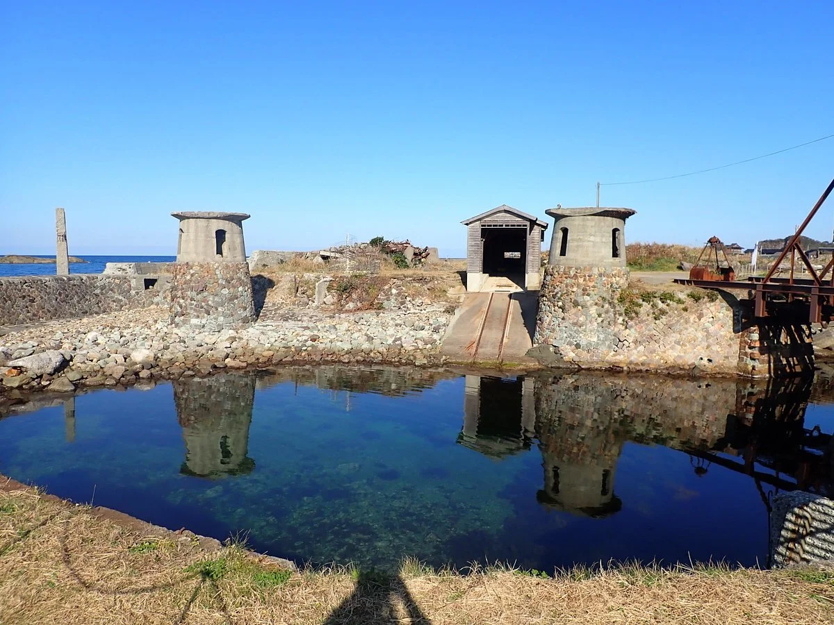 Oma Port Ruins