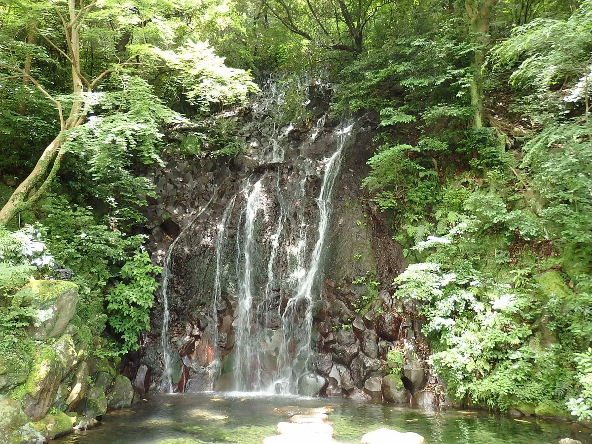Tamadare Falls / Hien Falls