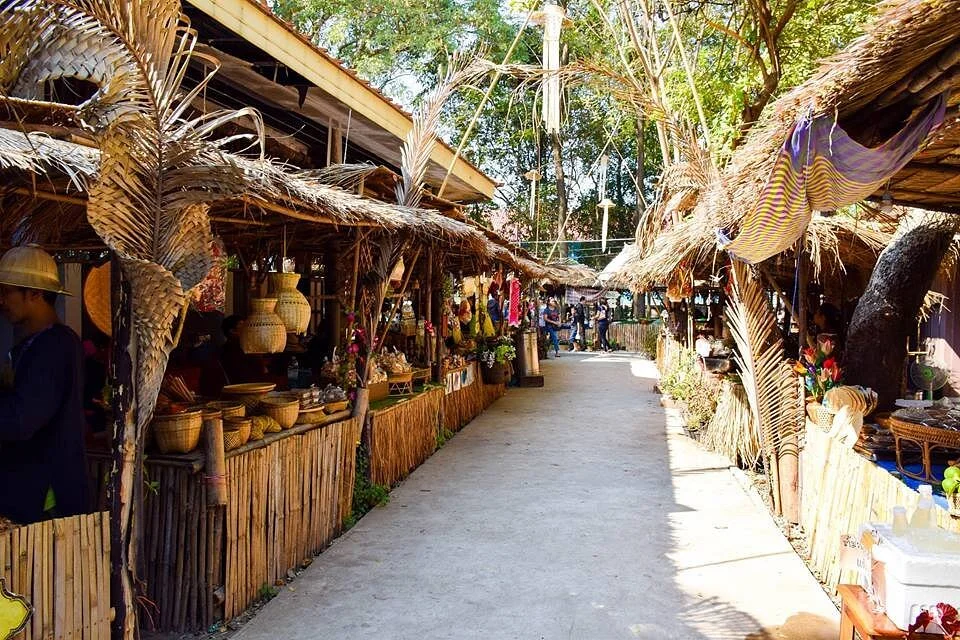 Ban Rachan Old-Style Market