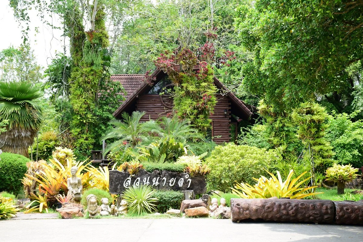 Suan Nai Dum