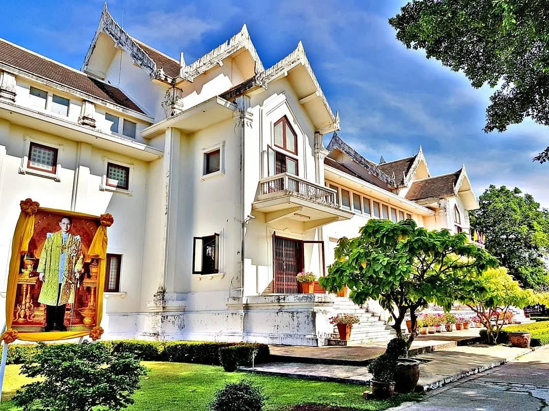 Chao Sam Phraya National Museum