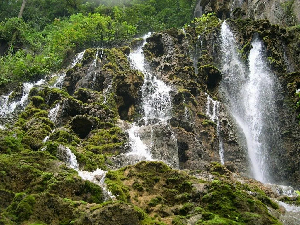 Tetes Cave
