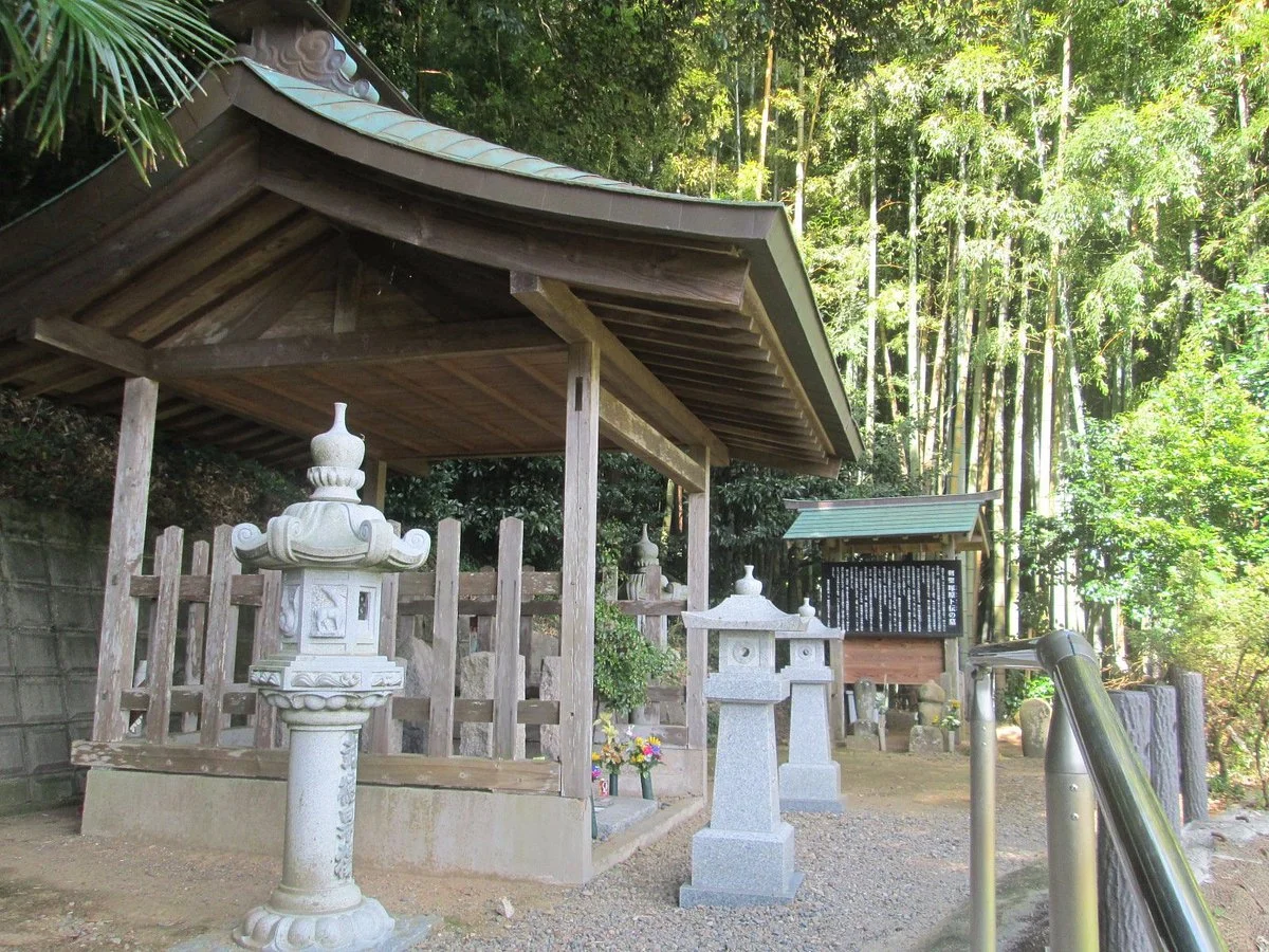 Grave of Bokuden Tsukahara