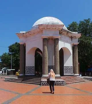 Thomas Parr Monument