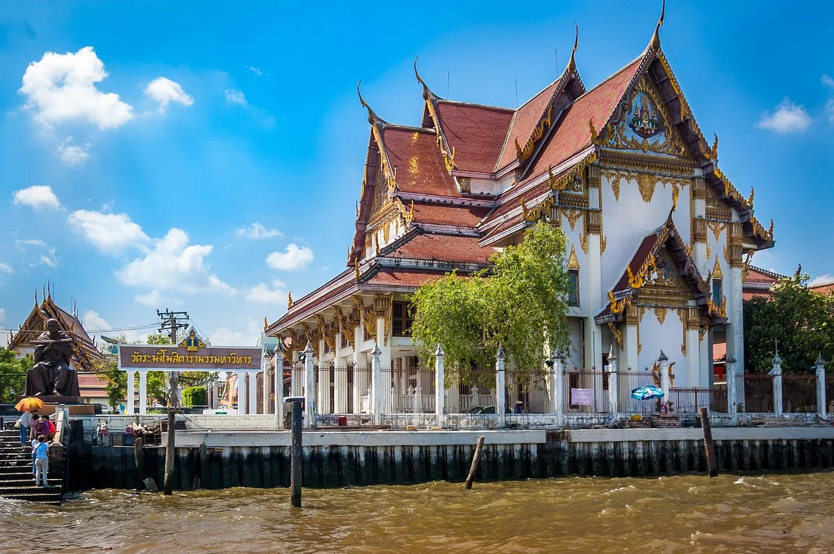 Wat Rakang Kositaram