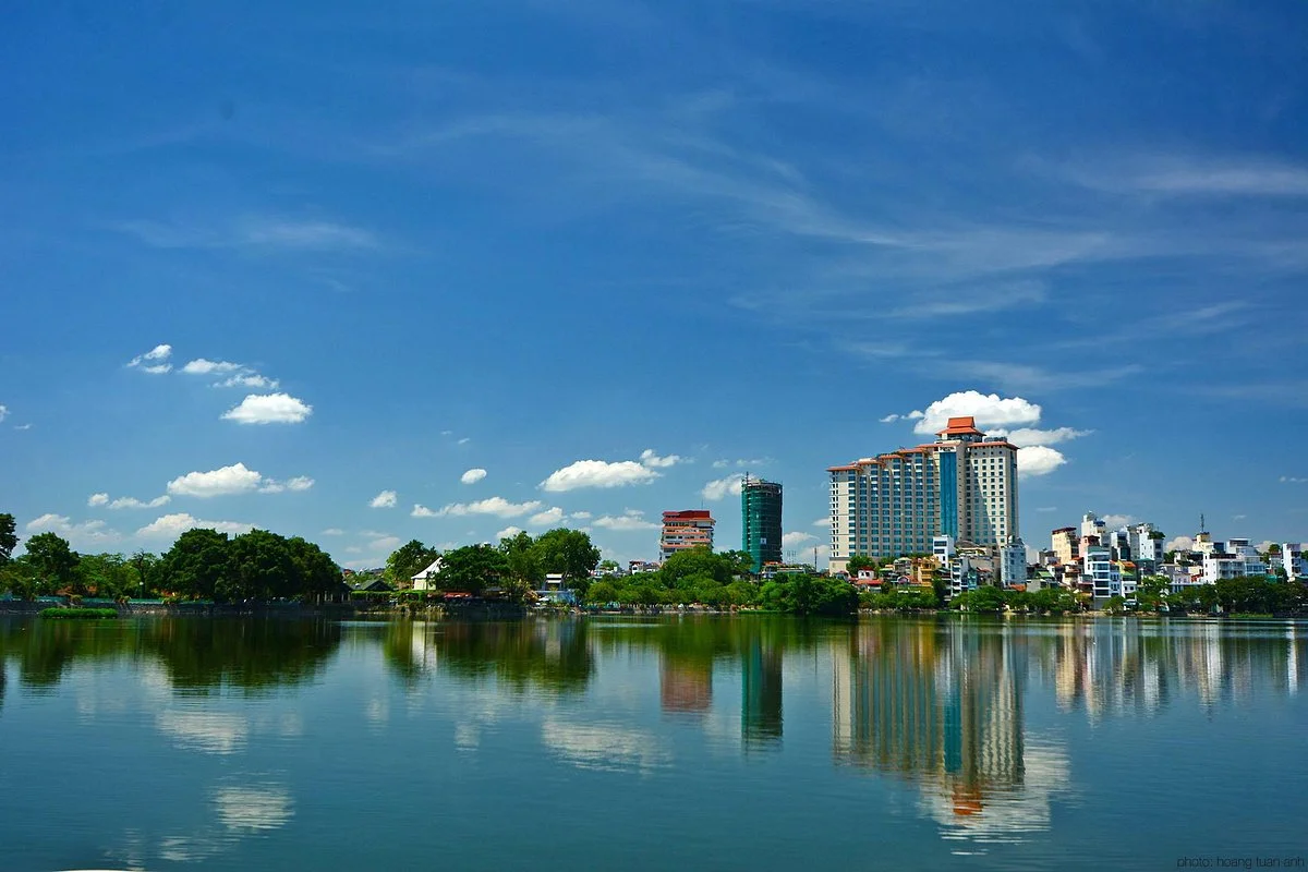 Truc Bach lake