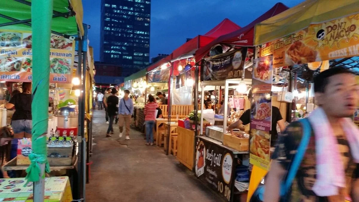 Rod Fai Night Market 2