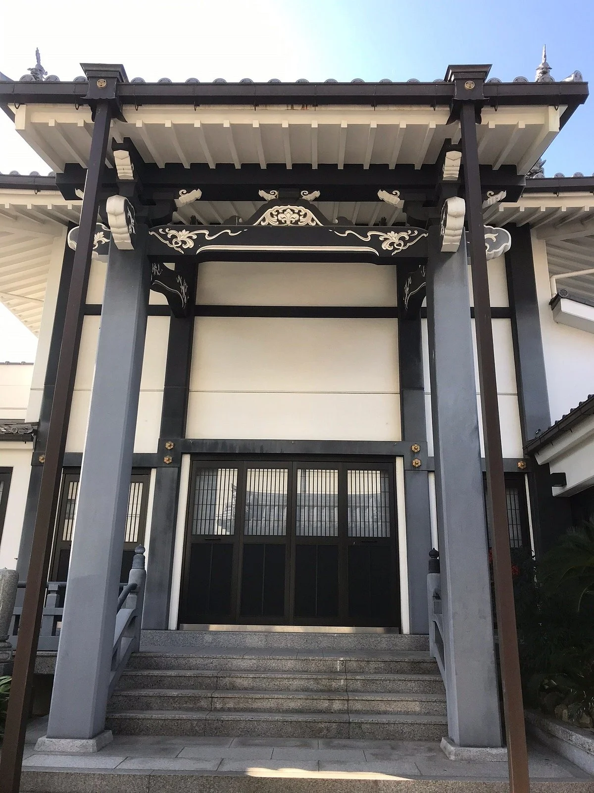 Takaraizumi-ji Temple