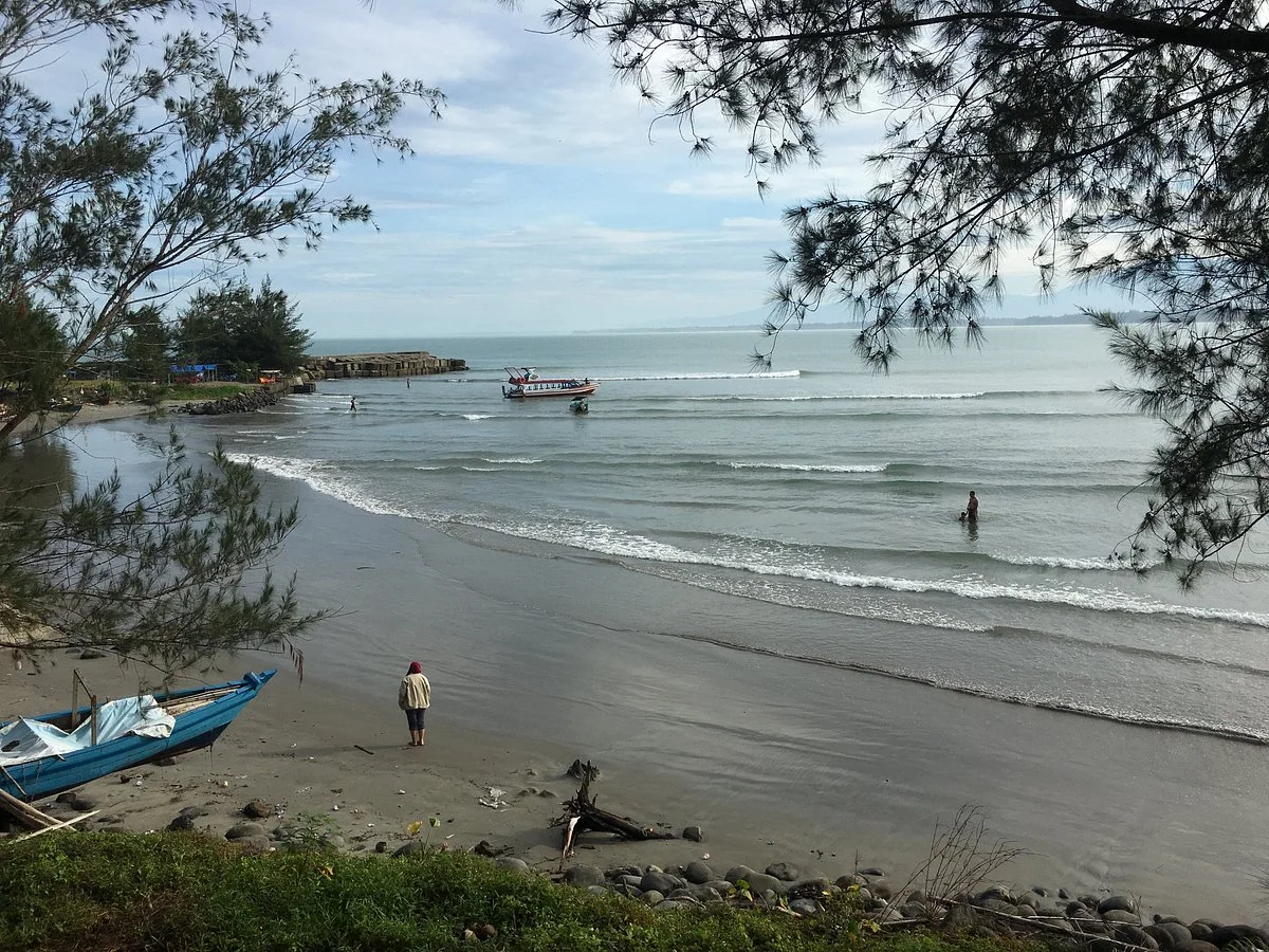 Tapak Paderi Beach