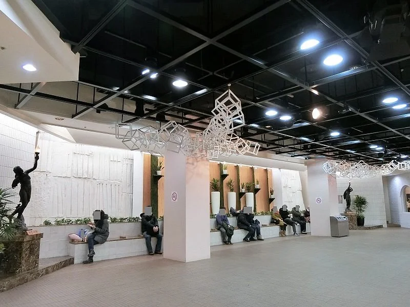 Aurora Plaza