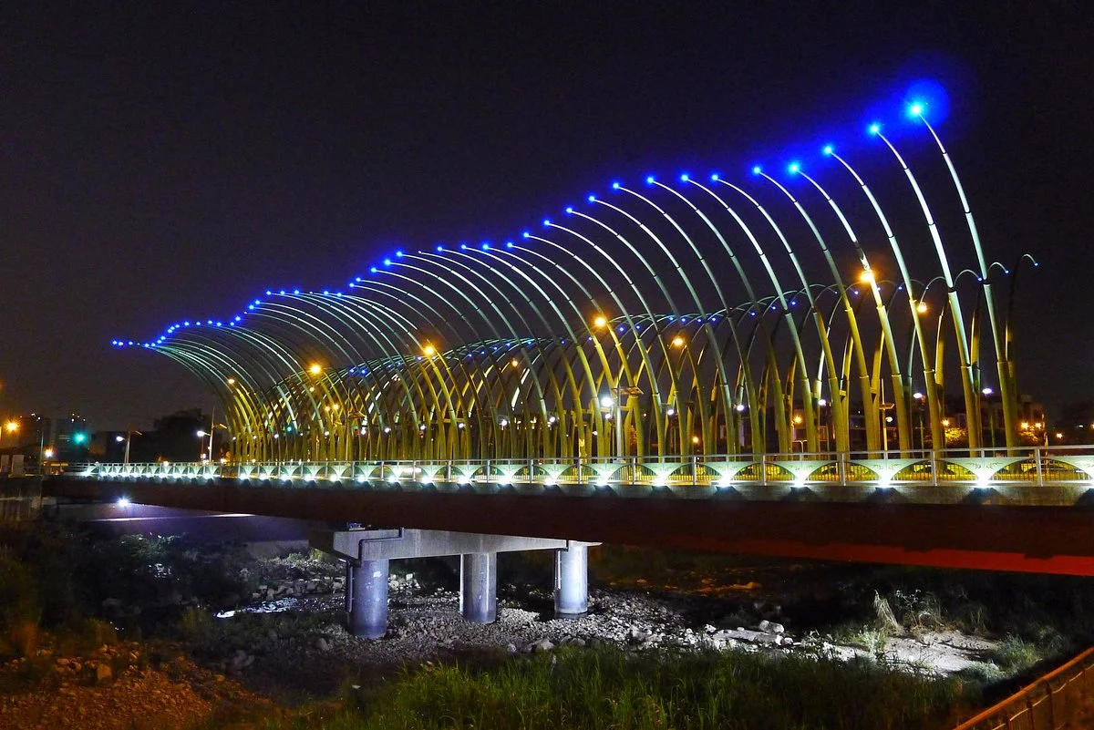 Dakeng Pink Valentine Bridge
