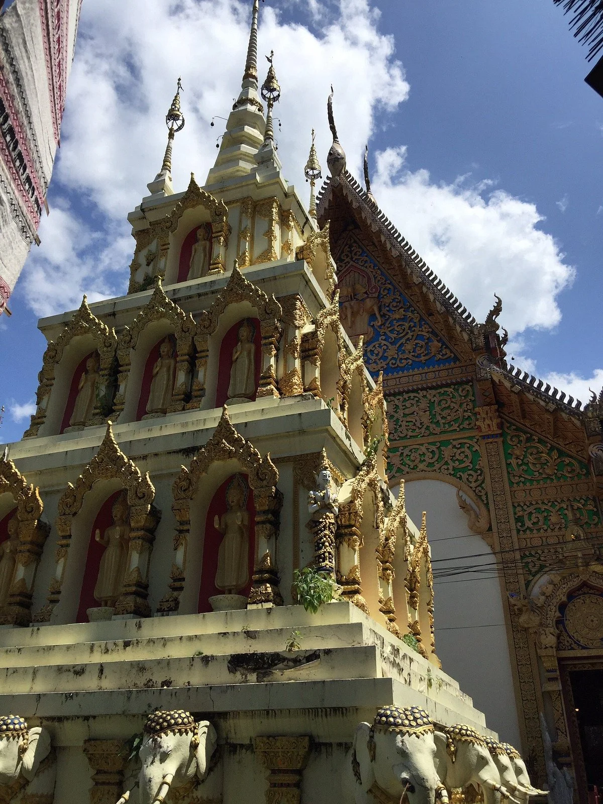 Wat Si Mongkhon (Wat Kong)