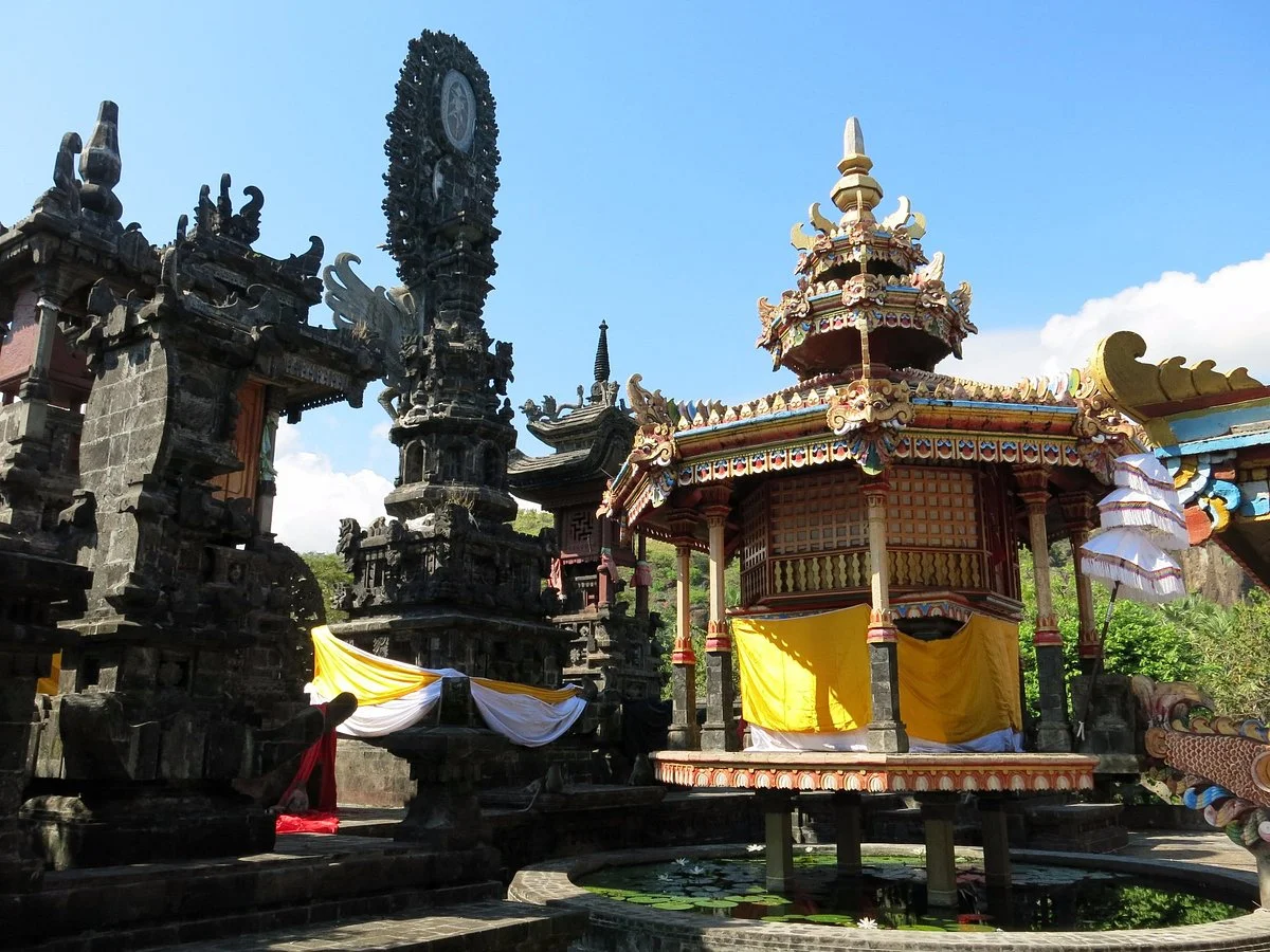 Ponjok Batu Temple
