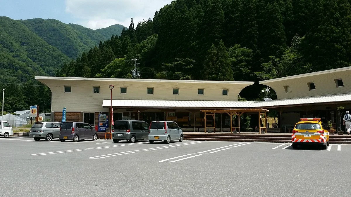 Michi-no-Eki Yashagaikenosato Sakauchi