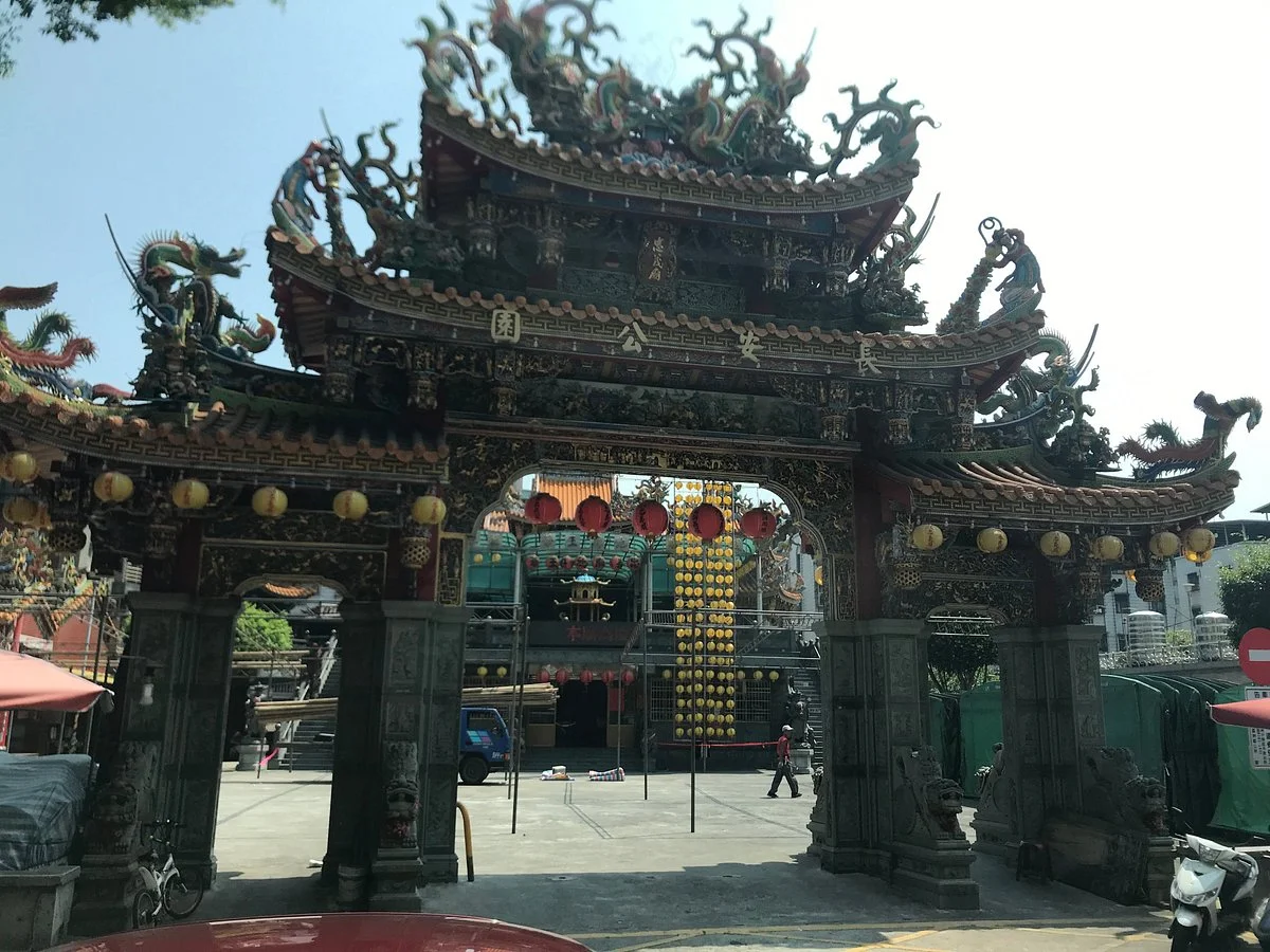 Lujhou Jhong Yi Temple