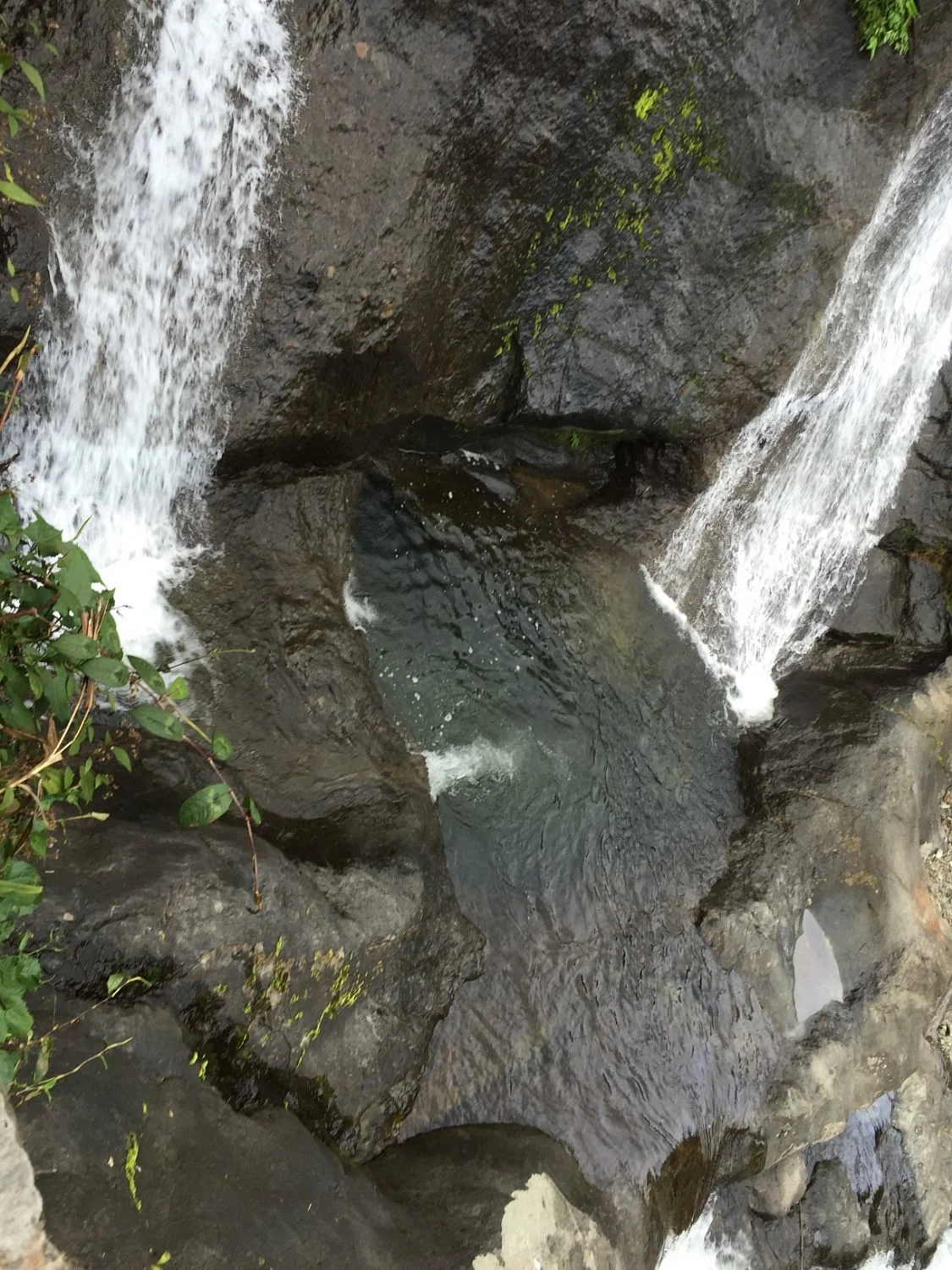 Tenogtog Waterfalls