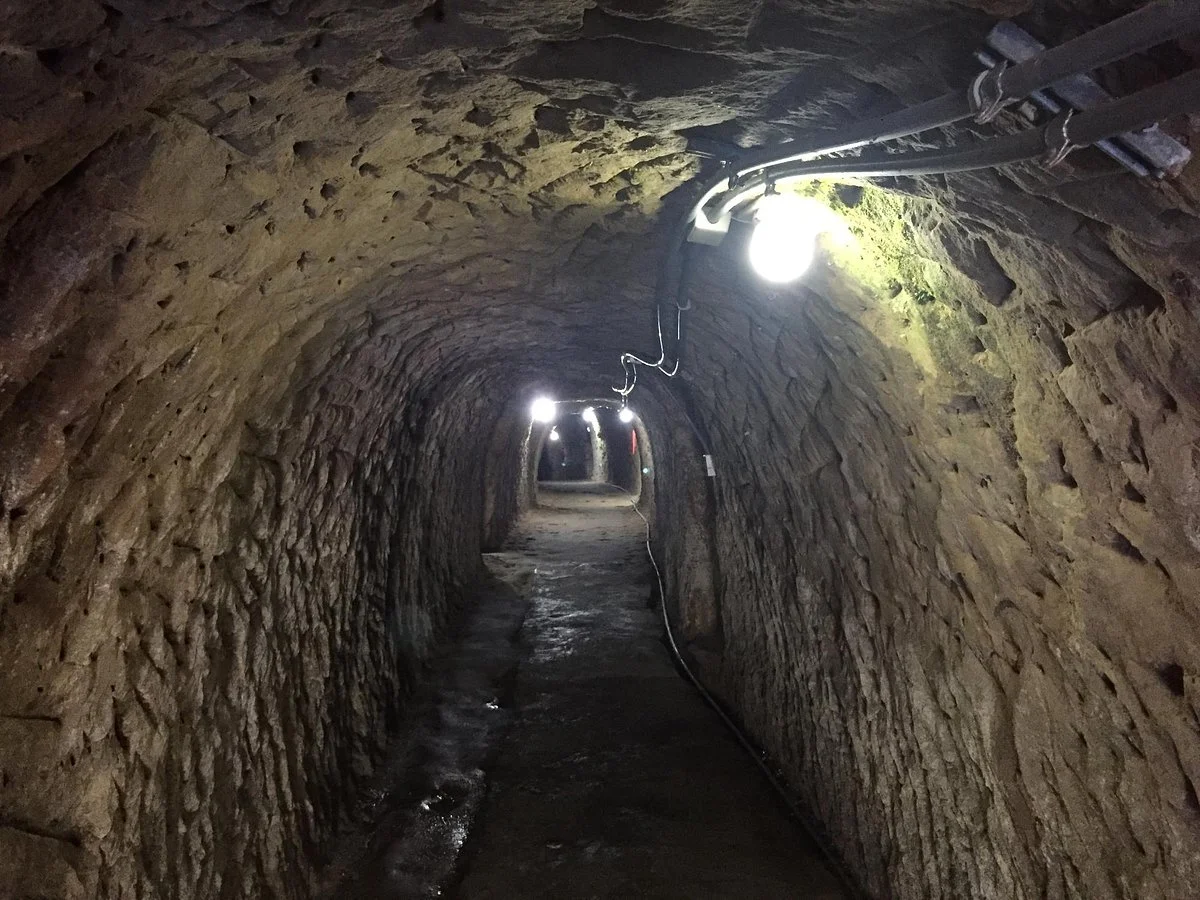 Pingci Guanyinyan Basian Cave