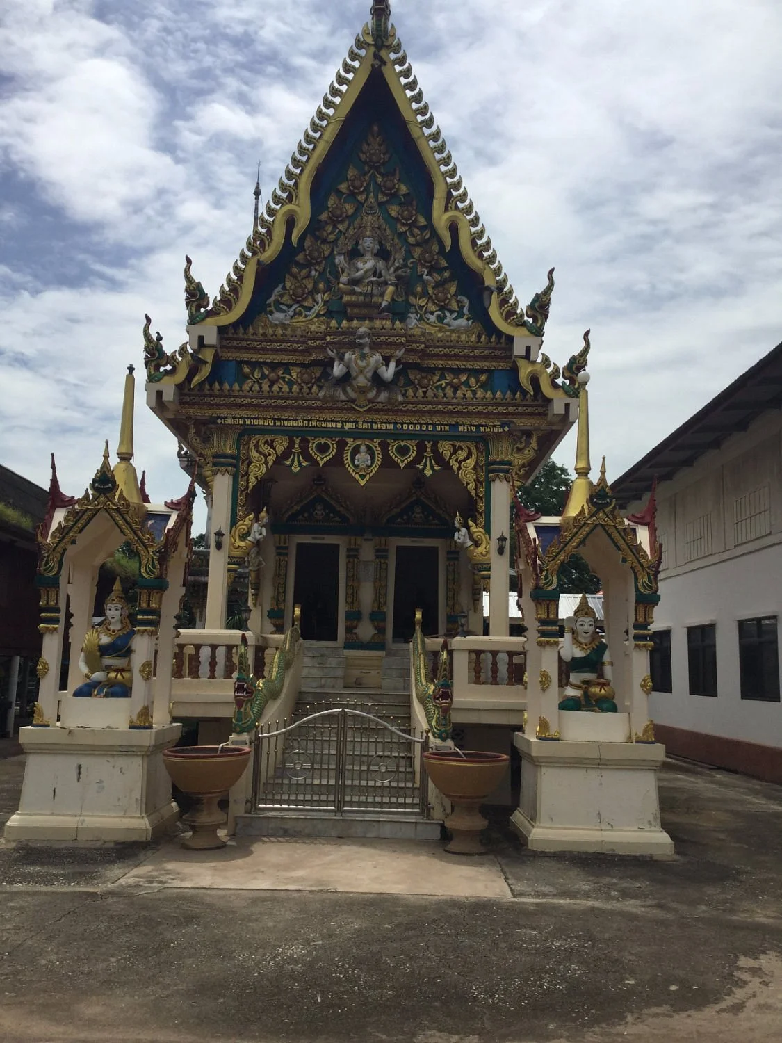 Wat Sampathuan Nok