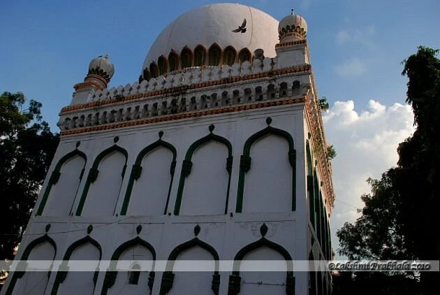 Hussain Shah Wali Dargah
