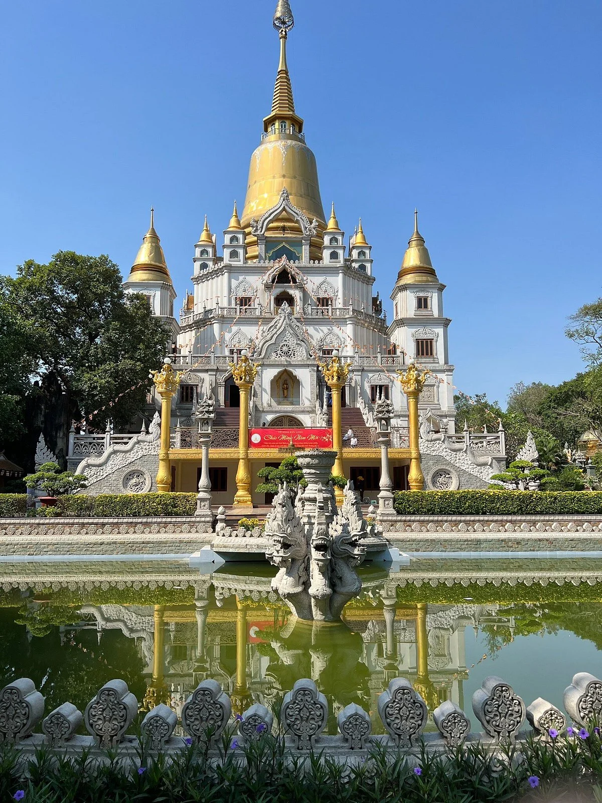 Buu Long Temple