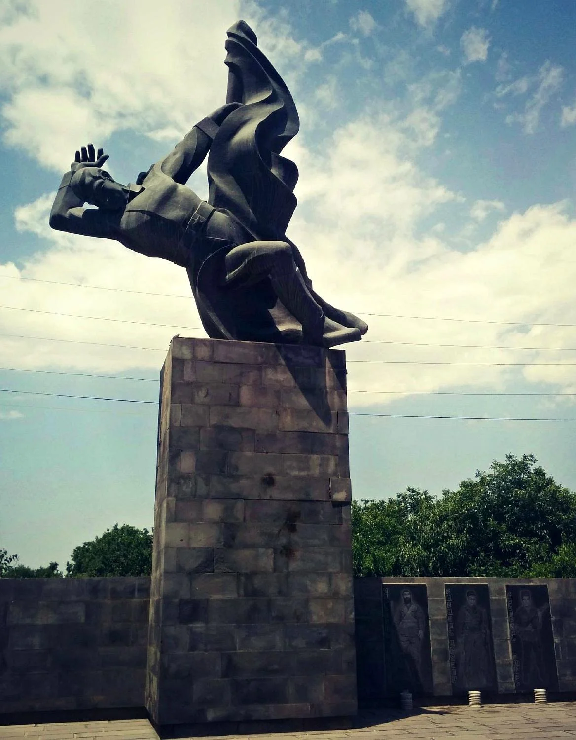Aygeshat World War II Monument
