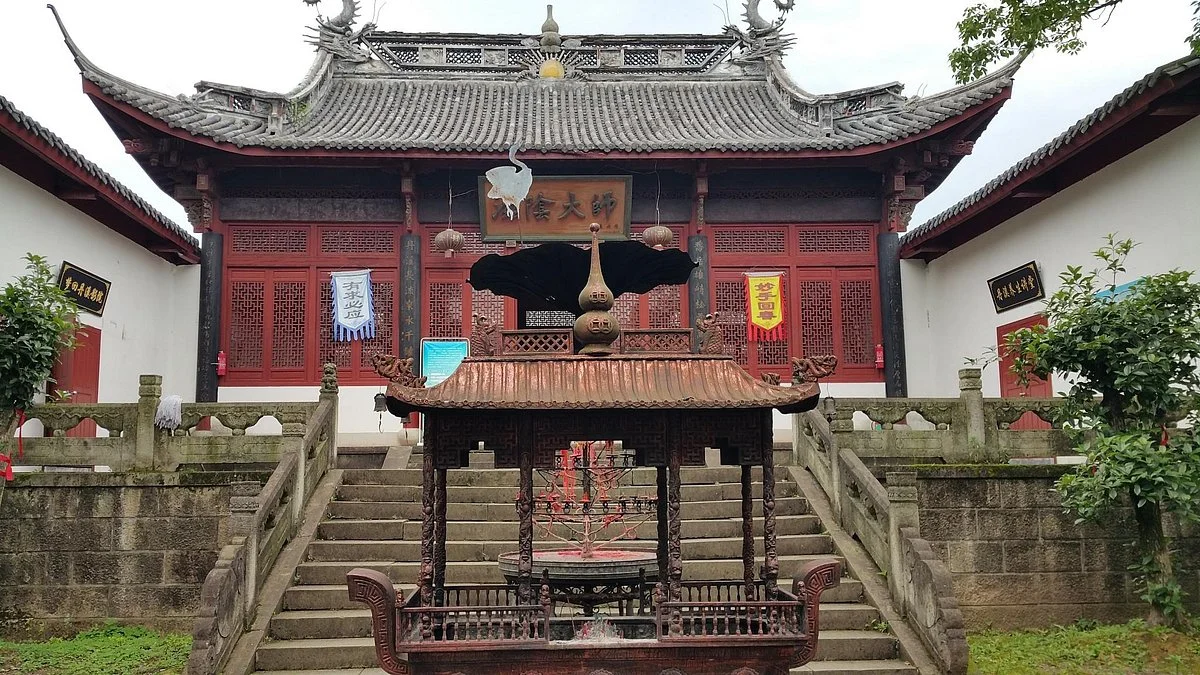 Yiwu Zhu Danxi Cemetery