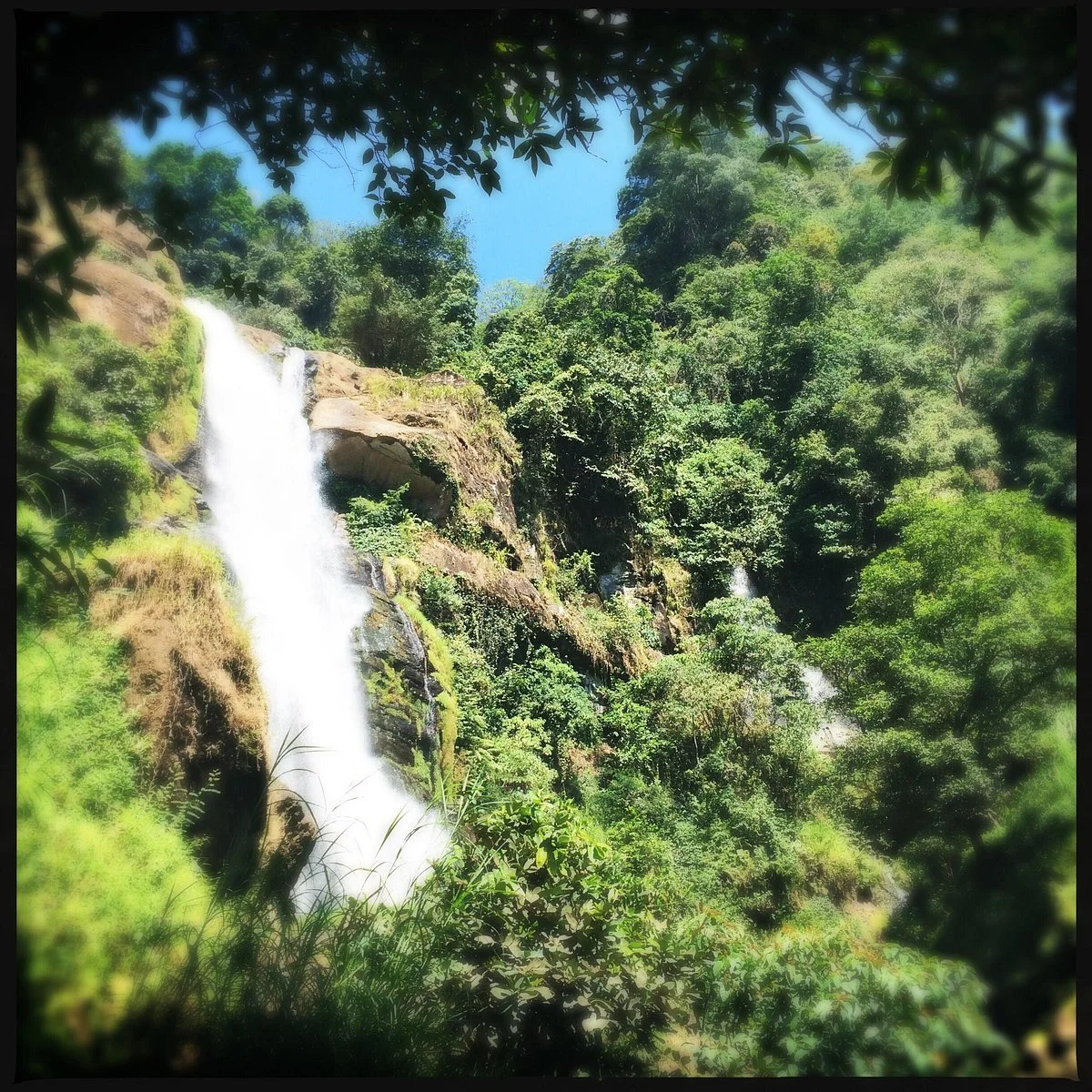 Tengku Lese Waterfall